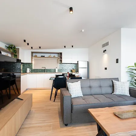 Apartman Soleluna 2-on The Beach-hot Tub-smart