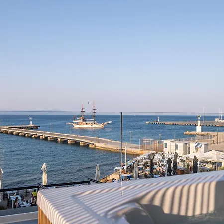 Apartment Soleluna 2-on The Beach-hot Tub-smart